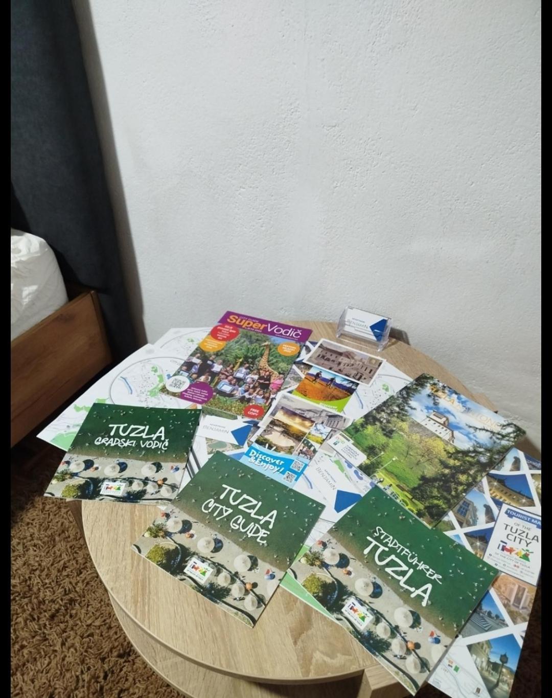 דירות טוזלה Apartman De Luxe מראה חיצוני תמונה