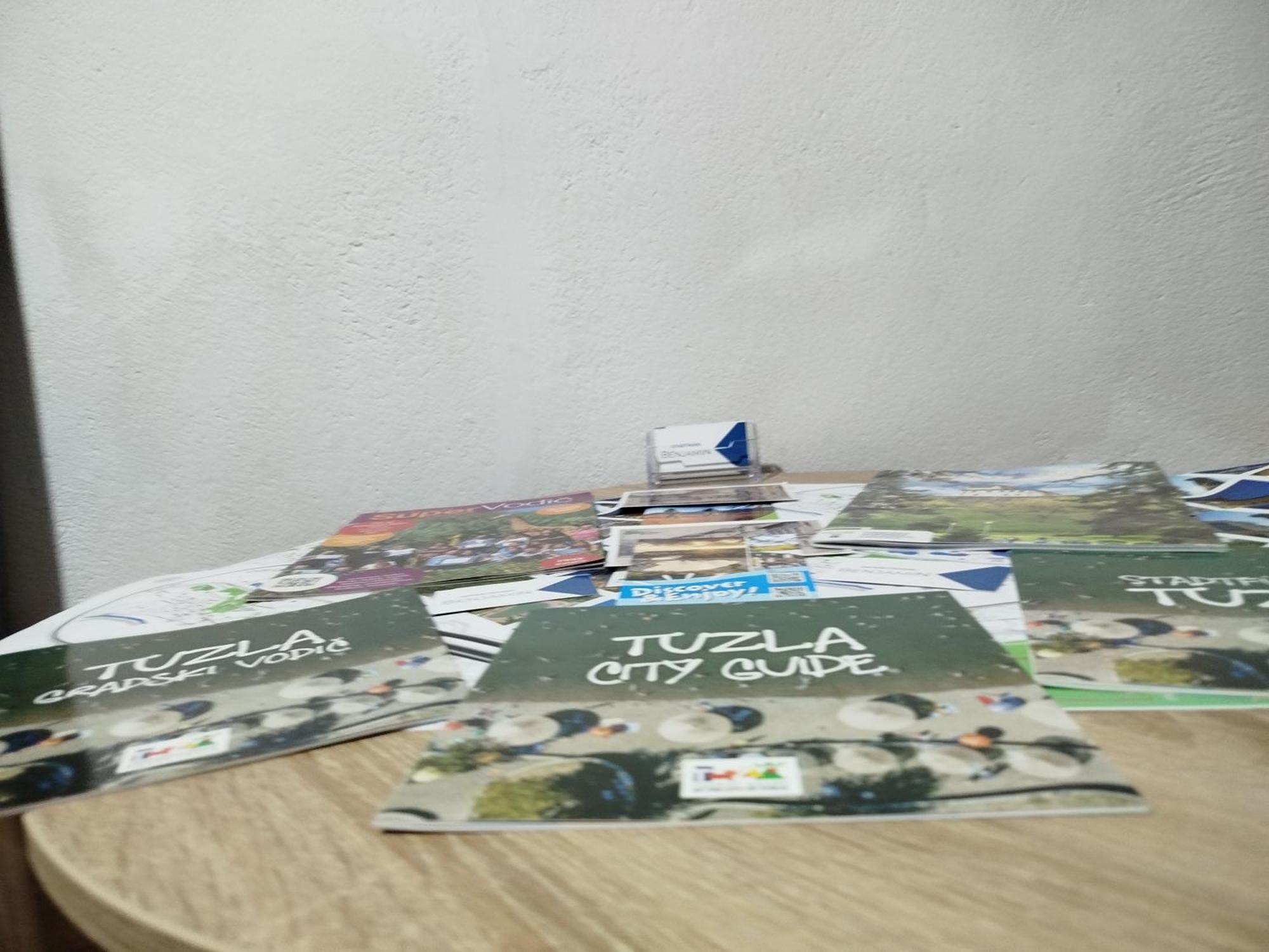 דירות טוזלה Apartman De Luxe מראה חיצוני תמונה